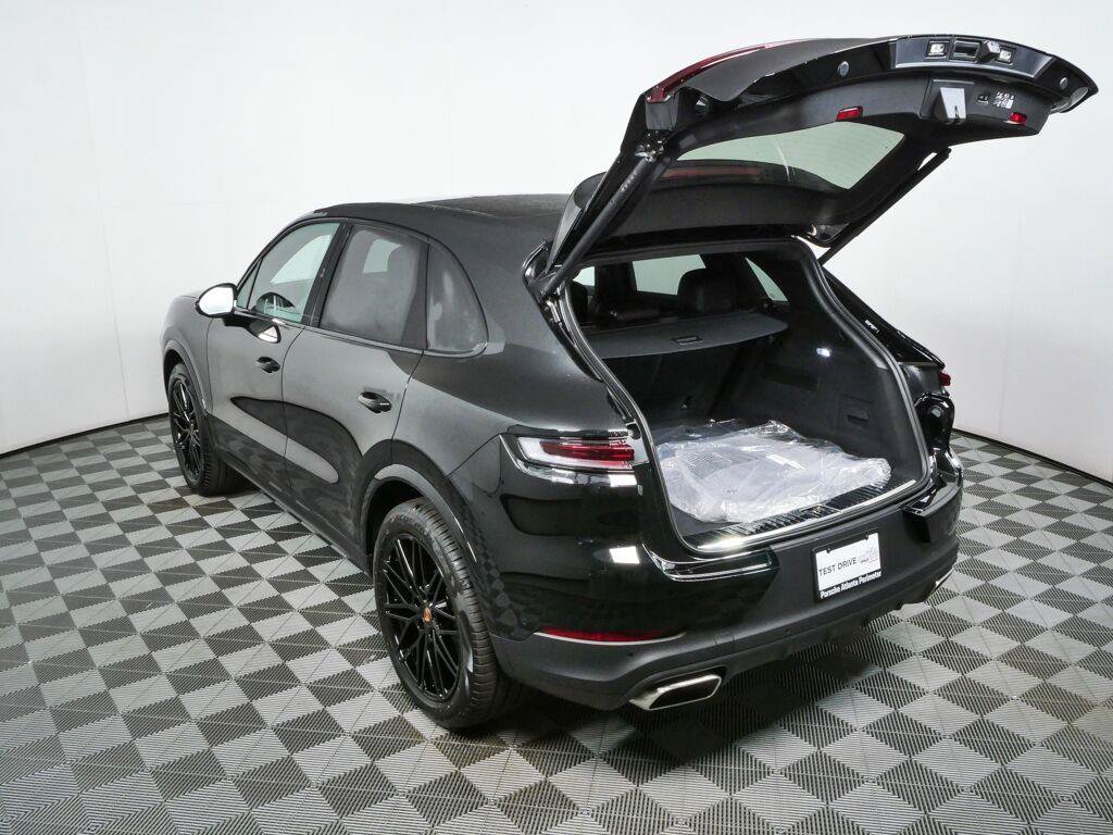 New 2026 Porsche Cayenne AWD/4WD image 33