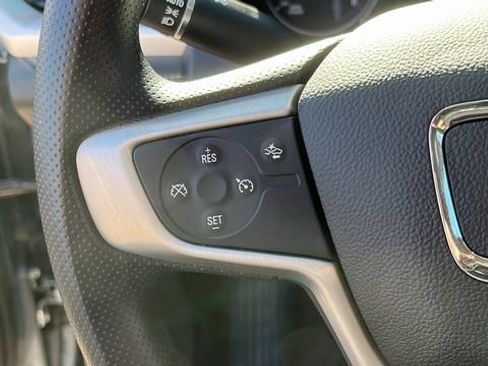 Used 2023 GMC Acadia SLE FWD image 9