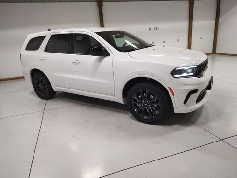 Used 2025 Dodge Durango GT AWD/4WD image 2