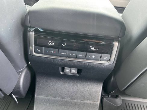 Used 2024 Lexus GX 550 w/ Accessory Package (2T) AWD/4WD image 17