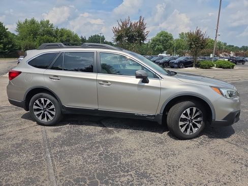 Used 2016 Subaru Outback 2.5i Limited AWD/4WD image 3