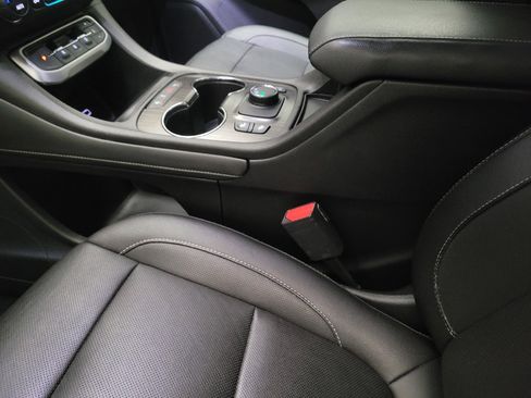 Used 2020 GMC Acadia SLT FWD image 26