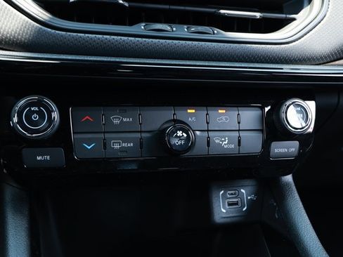 New 2026 Jeep Compass Latitude AWD/4WD image 19