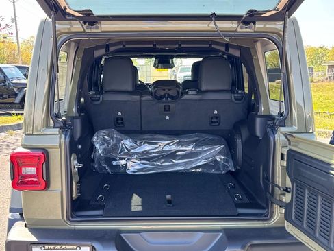 New 2026 Jeep Wrangler Unlimited Rubicon image 39