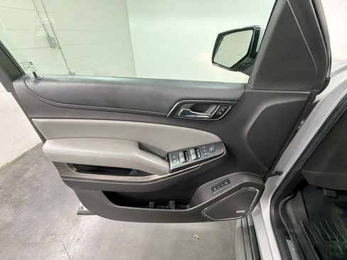 Used 2016 Chevrolet Suburban LT RWD image 23