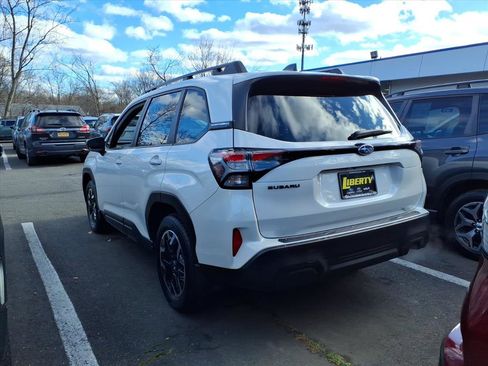 Certified 2025 Subaru Forester Premium image 4