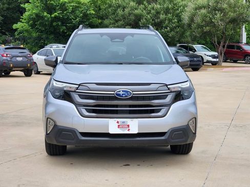 Certified 2025 Subaru Forester Premium AWD/4WD image 2