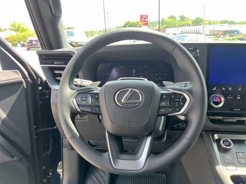 Used 2026 Lexus GX 550 w/ Accessory Package (2T) AWD/4WD image 23