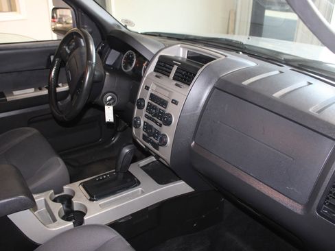 Used 2011 Ford Escape XLT image 27