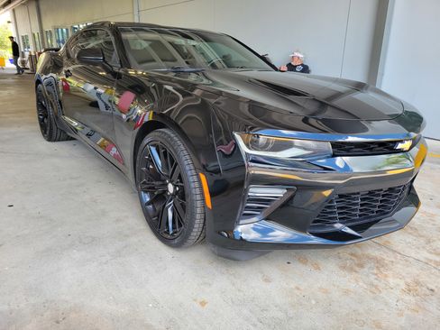Certified 2017 Chevrolet Camaro SS RWD image 3