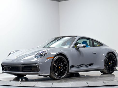 Used 2024 Porsche 911 Carrera image 2