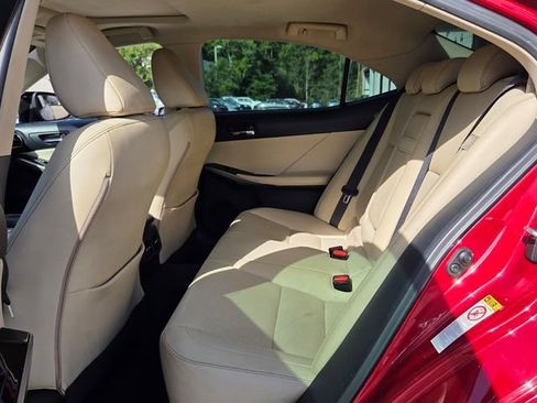 Used 2015 Lexus IS 250 w/ Premium Package RWD image 10