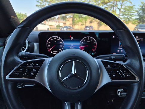 Used 2025 Mercedes-Benz CLA 250 image 21
