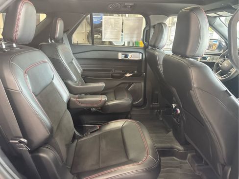 Used 2023 Ford Explorer ST-Line w/ Class IV Trailer Tow Package AWD/4WD image 36