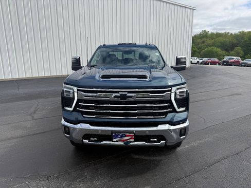 New 2026 Chevrolet Silverado 2500 LTZ w/ LTZ Premium Package AWD/4WD image 8