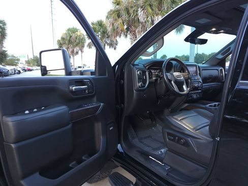 Used 2022 GMC Sierra 2500 Denali w/ Denali Ultimate Package AWD/4WD image 8