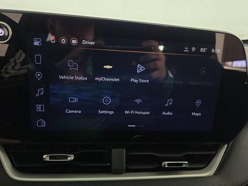 Used 2026 Chevrolet Equinox LT w/ Safety and Technology Package FWD image 17