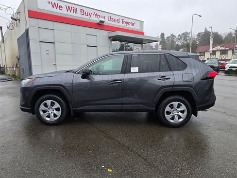 New 2025 Toyota RAV4 LE image 4