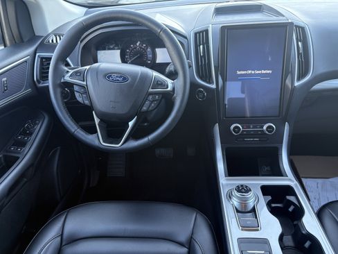 Used 2024 Ford Edge SEL w/ Convenience Package image 5