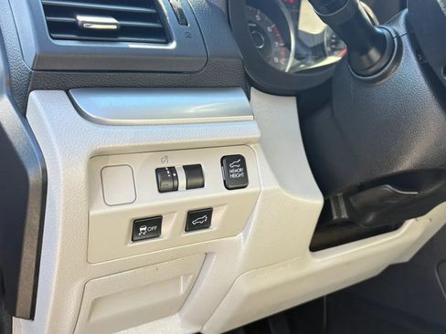 Used 2015 Subaru Forester 2.5i Limited image 17