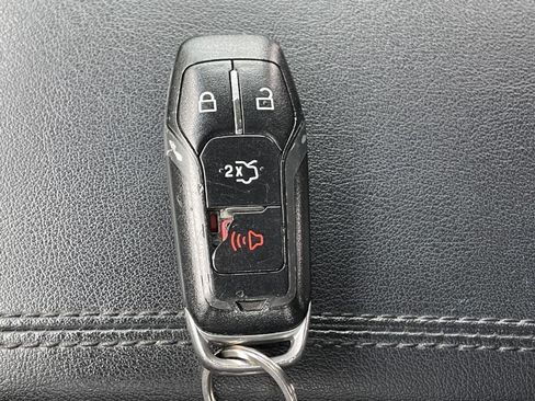 Used 2017 Ford Edge SE w/ Cargo Accessory Package FWD image 30