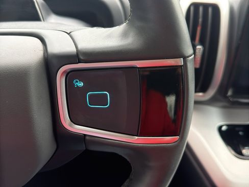 Used 2025 Ford Expedition Active image 16