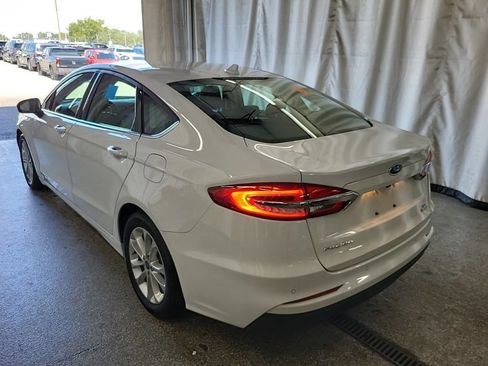 Used 2020 Ford Fusion SE FWD image 14