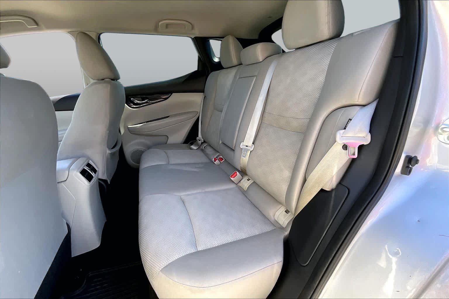 Used 2021 Nissan Rogue Sport SV FWD image 19