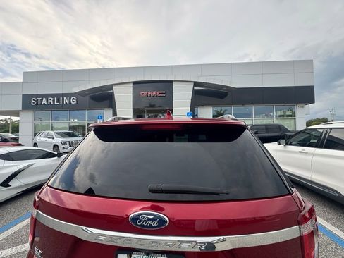 Used 2017 Ford Explorer XLT FWD image 5
