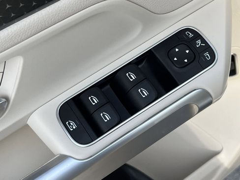 Certified 2024 Mercedes-Benz GLB 250 4MATIC image 13