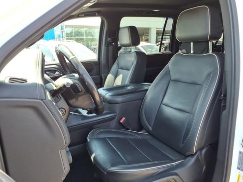 Used 2021 Chevrolet Suburban Premier image 4