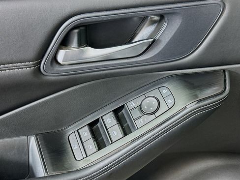 Used 2023 Nissan Rogue SV w/ SV Premium B Package AWD/4WD image 15