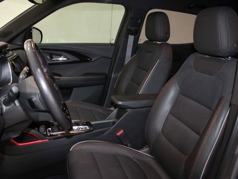 Used 2021 Chevrolet TrailBlazer RS w/ Convenience Package image 14