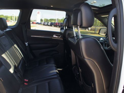 Used 2018 Jeep Grand Cherokee Limited image 16