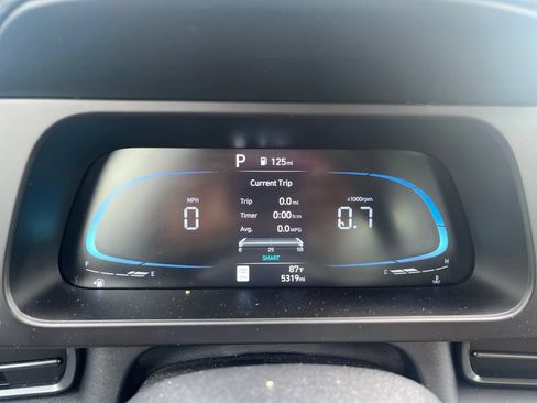 Used 2025 Hyundai Elantra Sport FWD image 7