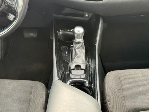 Used 2019 Toyota C-HR XLE FWD image 14