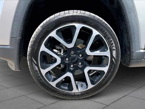 Used 2017 Jeep Compass Limited image 10