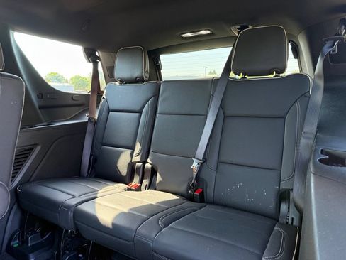 Used 2025 GMC Yukon Elevation AWD/4WD image 22