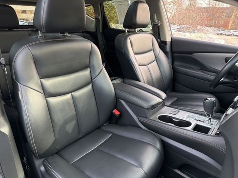 Used 2020 Nissan Murano SV w/ Premium Package image 12