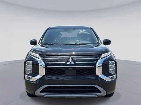 Used 2025 Mitsubishi Outlander SE FWD image 9