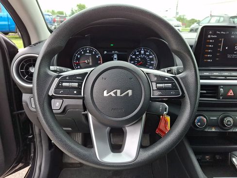 Used 2023 Kia Forte LXS w/ LXS Technology Package FWD image 19