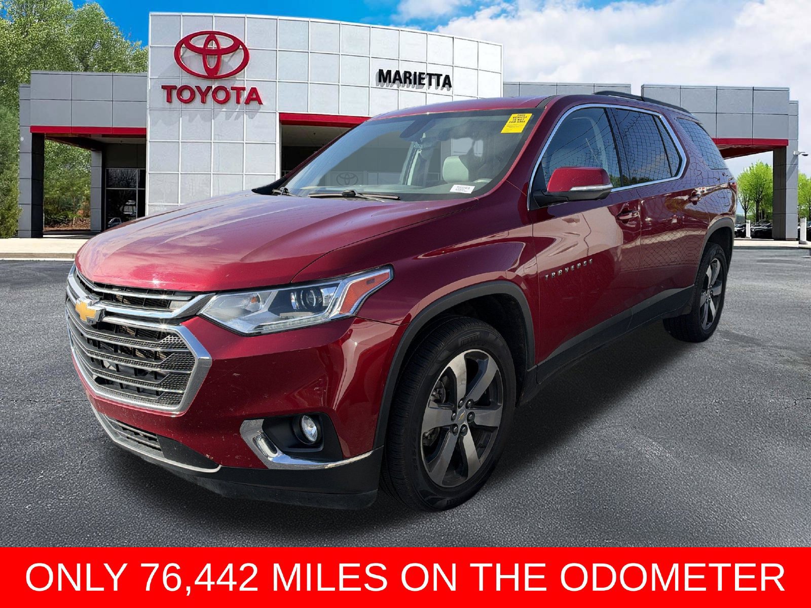 Used 2021 Chevrolet Traverse LT w/ LT Premium Package FWD image 3