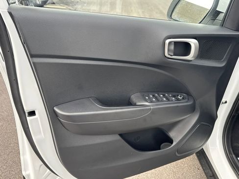 New 2026 Hyundai Venue SE FWD image 11