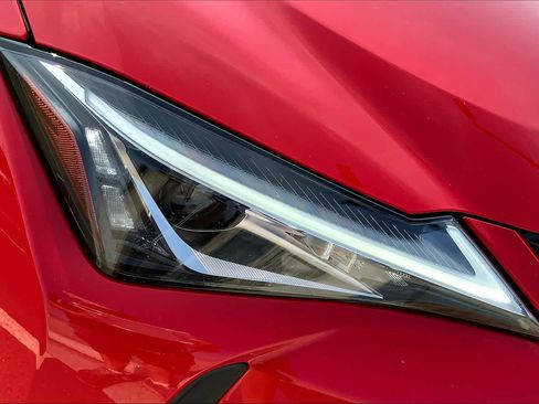 Used 2019 Lexus UX 250h w/ Premium Package image 28