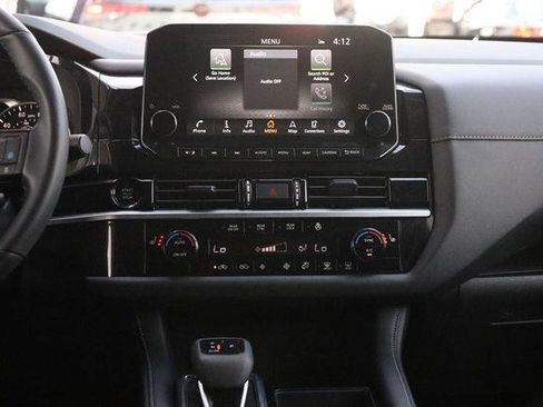 Used 2025 Nissan Pathfinder SL AWD/4WD image 27