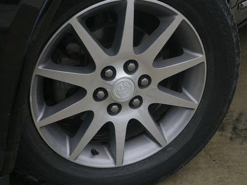 Used 2016 Buick Enclave Leather image 2