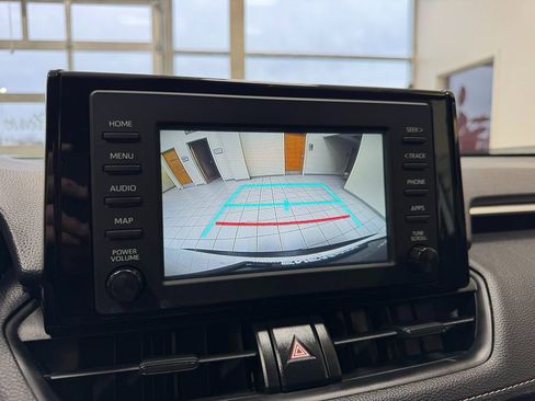 Used 2019 Toyota RAV4 LE w/ All Weather Liner Package AWD/4WD image 28