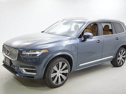 Certified 2024 Volvo XC90 T8 Ultimate w/ Protection Package image 6