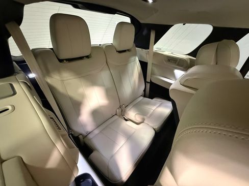 Used 2025 Land Rover Range Rover Long Wheelbase Autobiography AWD/4WD image 65