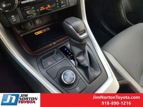 Used 2025 Toyota RAV4 Limited w/ Advanced Technology Package AWD/4WD image 20